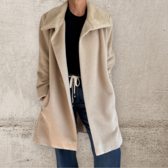 MaxMara Jackets & Blazers - New • Max Mara • Virgin Alpaca Wool Coat in Stone